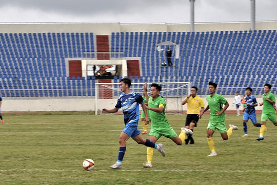 Giải Bóng đá hạng Nhì quốc gia 2025: Lâm Đồng thắng Vĩnh Long 3 - 1 trên sân nhà Đà Lạt