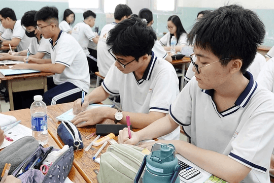 Giáo viên dạy thêm tại trung tâm khi nào bị coi vi phạm Thông tư 29?