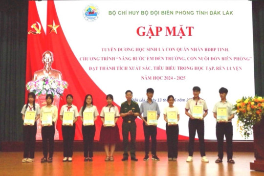 Bộ đội Biên phòng Đắk Lắk tuyên dương học sinh tiêu biểu năm học 2024-2025
