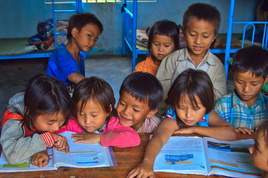 Trẻ em người dân tộc thiểu số sẽ được học tiếng Anh trong các cơ sở giáo dục mầm non (Đề xuất)