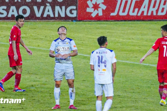 Thua 1-2 trước Thể Công, Hà Nội FC ngậm ngùi nhận ngôi Á quân V-League 2024-2025