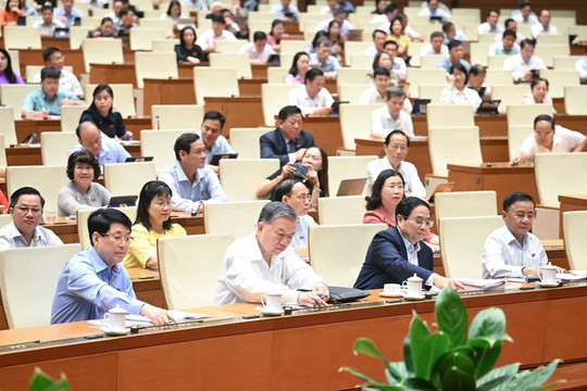 Quốc hội chính thức thông qua Nghị quyết sửa đổi, bổ sung Hiến pháp năm 2013