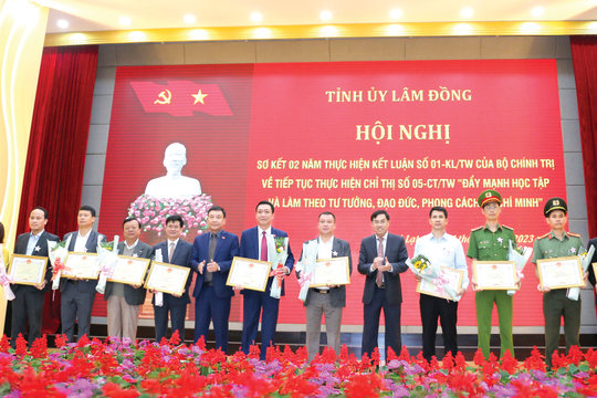 Quyết tâm chính trị cao, thực hiện nghiêm túc, hiệu quả Chỉ thị 05