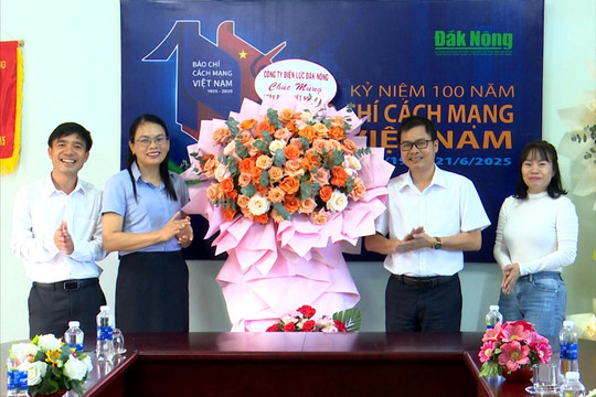 Các cơ quan, đơn vị chúc mừng Báo Đắk Nông nhân dịp 21/6