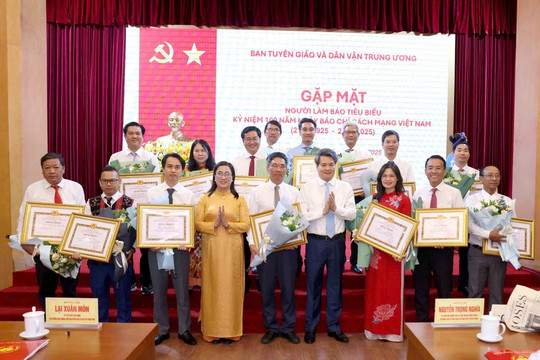 Vinh danh 123 nhà báo tiêu biểu dịp 100 năm Báo chí Cách mạng Việt Nam