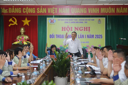 Công ty Nhôm Đắk Nông đối thoại với người lao động