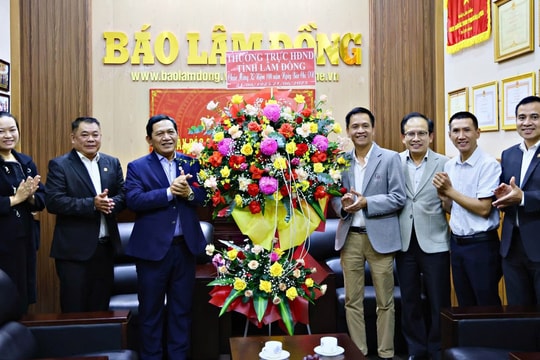 Báo Lâm Đồng đón nhận sự quan tâm, chúc mừng của các đơn vị, địa phương