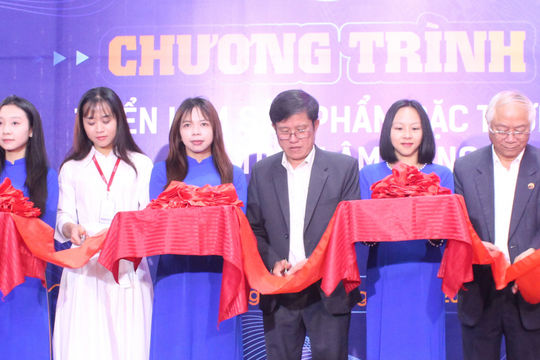 Triển lãm sản phẩm đặc trưng của Lâm Đồng