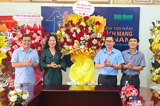 Các đơn vị thăm, chúc mừng Báo Đắk Nông nhân Ngày Báo chí cách mạng Việt Nam 21/6