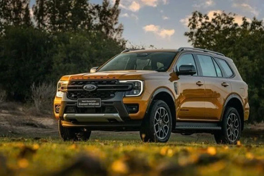 Ford Everest 2025 nâng cấp nhiều trang bị, công nghệ với 5 phiên bản