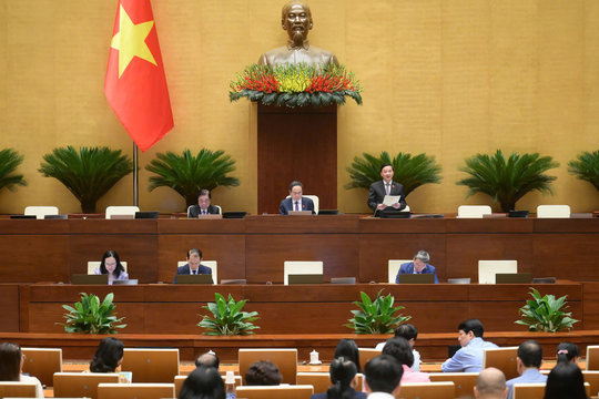 Quốc hội thông qua Luật Cán bộ, công chức (sửa đổi) họp về công tác tổ chức, nhân sự