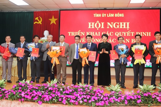 Công bố quyết định về công tác cán bộ tại 4 phường mới tại TP Bảo Lộc