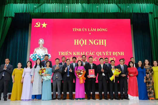 Công bố quyết định về công tác cán bộ của các xã mới tại huyện Lâm Hà