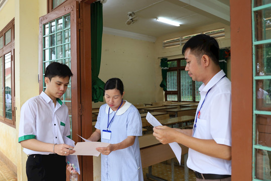 Đề thi Ngữ văn vừa sức, 8.400 thí sinh Đắk Nông phấn khởi hoàn thành môn thi đầu tiên