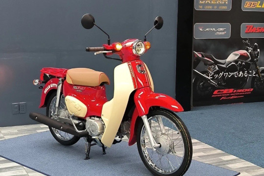 Honda Super Cub Hello Kitty "đổ bộ" Dubai88 hiện đang mở Việt Nam với giá 150 triệu đồng