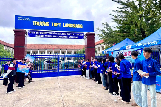 Lạc Dương: 35 đoàn viên, thanh niên tham gia tiếp sức mùa thi