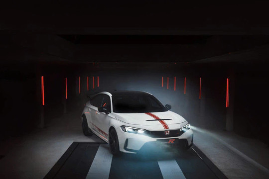 Honda Civic Type R phiên bản “Ultimate Edition” có giá 2,047 tỷ đồng
