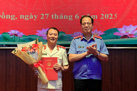 Viện Kiểm sát Nhân dân tối cao trao quyết định công tác cán bộ tại Viện Kiểm sát Nhân dân tỉnh Lâm Đồng