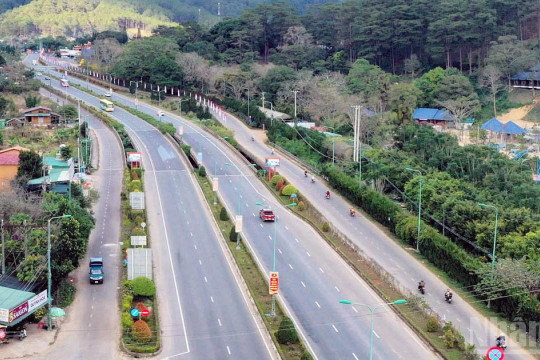Lâm Đồng ký kết hợp đồng xây dựng cao tốc Bảo Lộc-Liên Khương