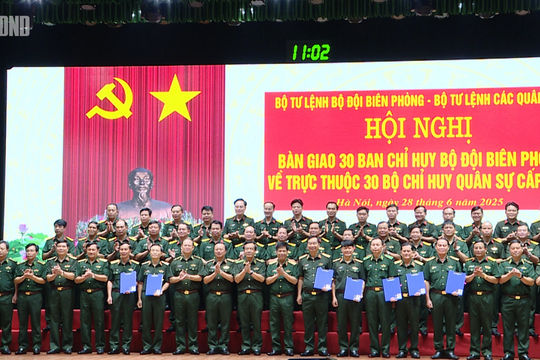 Bàn giao Ban chỉ huy Bộ đội Biên phòng về trực thuộc Bộ CHQS tỉnh