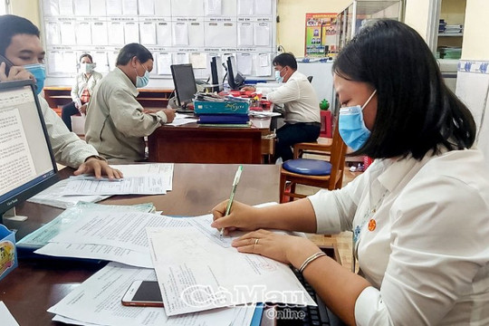 Bằng hành chính học có tương đương chứng chỉ bồi dưỡng chuyên viên?