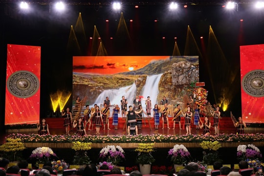 Lễ công bố tỉnh Lâm Đồng mới