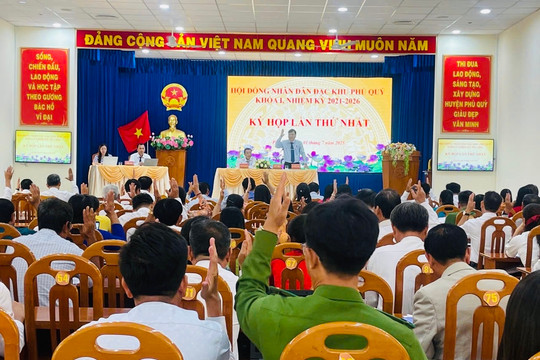 Kỳ họp thứ nhất HĐND Đặc khu Phú Quý