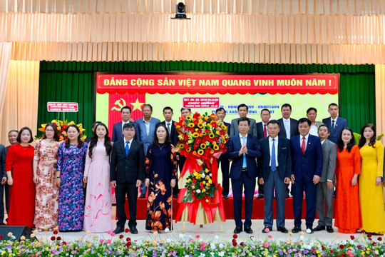 Đồng chí Lưu Văn Trung - Phó Bí thư Tỉnh uỷ dự Lễ ra mắt Phường Xuân Trường - Đà Lạt