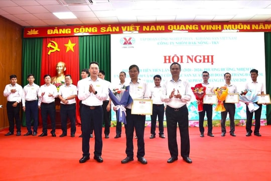 Công ty Nhôm Đắk Nông khen thưởng các điển hình tiên tiến