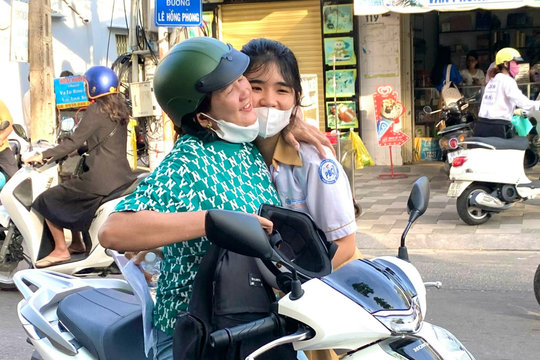 Cha mẹ hãy luôn là người bạn đồng hành cùng con