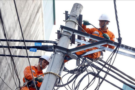 Giá điện tăng, ưu tiên tiết kiệm điện