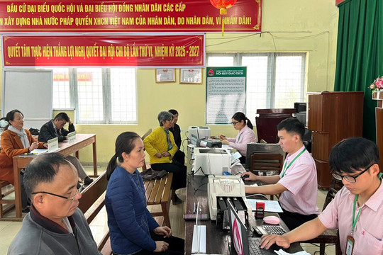 Ngân hàng Chính sách Xã hội tổ chức phiên giao dịch lần đầu tiên sau sáp nhập