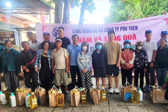 Tặng 400 phần quà cho các hoàn cảnh khó khăn