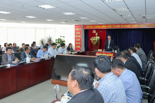 Phó Chủ tịch UBND tỉnh Nguyễn Hồng Hải làm việc với Sở Xây dựng