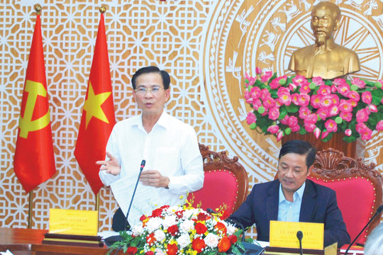 Chủ tịch UBND tỉnh Hồ Văn Mười: Ngành nông nghiệp và môi trường cần nhanh chóng triển khai những giải pháp đồng bộ, quyết liệt