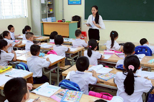 Điều kiện hưởng chế độ trả lương dạy thêm giờ