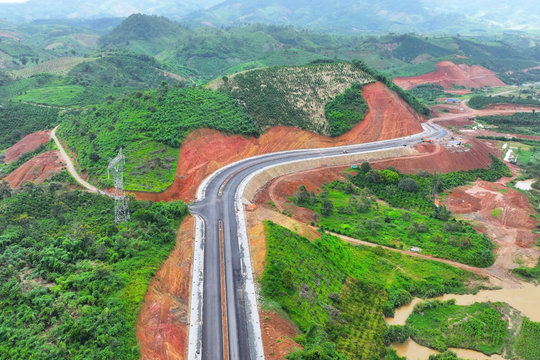 Tập trung giải quyết những thách thức