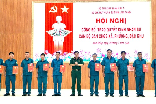 Lâm Đồng công bố quyết định bổ nhiệm cán bộ Ban CHQS xã, phường, đặc khu