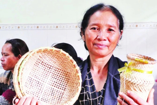 Nét độc đáo trong sản phẩm thủ công của người Cơ Ho