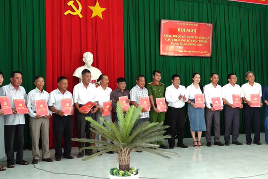 Xã Đồng Kho công bố thành lập các chi bộ trực thuộc