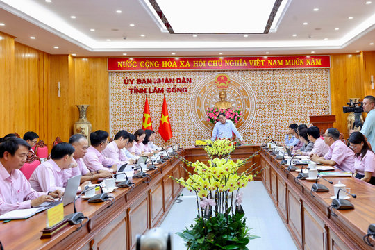 Phó Chủ tịch UBND tỉnh Lâm Đồng Võ Ngọc Hiệp chủ trì kiện toàn hoạt động NHCSXH sau sáp nhập