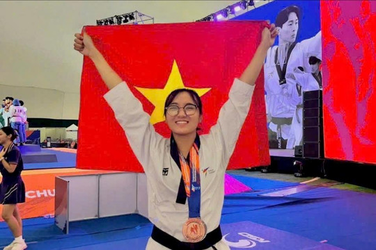 Trần Phương Nhung đoạt Huy chương bạc Taekwondo Thế giới 2025