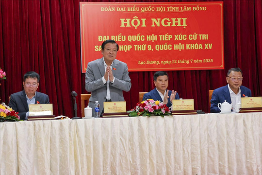 Trưởng Ban Nội chính Trung ương Phan Đình Trạc và các ĐBQH tỉnh Lâm Đồng tiếp xúc cử tri xã Lạc Dương