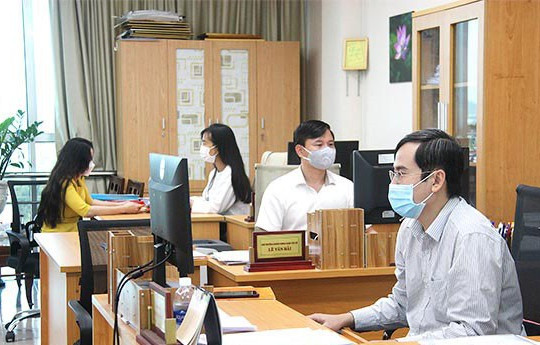 Viên chức có được tuyển vào vị trí công chức cấp xã mới?
