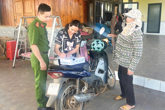 Gần dân, sát dân, vì dân