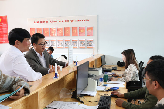 Phó Chủ tịch UBND tỉnh Nguyễn Ngọc Phúc kiểm tra tại xã Lạc Dương