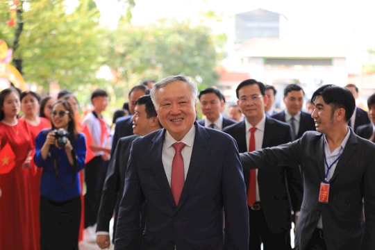 Ủy viên Bộ Chính trị, Phó Thủ tướng Thường trực Chính phủ Nguyễn Hòa Bình dự Đại hội Đại biểu Đảng bộ xã Đơn Dương lần thứ I