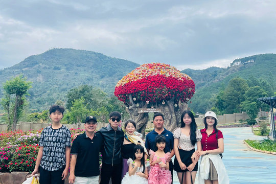 Mùa hè gắn kết yêu thương