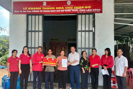 Hội Chữ thập đỏ Lâm Đồng tặng 2 căn nhà tình thương
