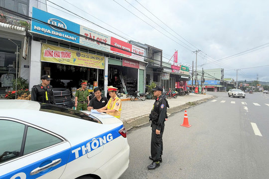 Lập chốt xử lý người vi phạm trật tự an toàn giao thông sau phản ánh của Báo Lâm Đồng